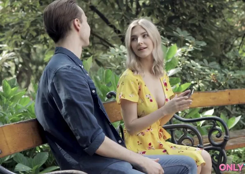 Cô nàng ra công viên tìm trai lạ về quan hệ trả thù gã người yêu xem sex thủ dâm